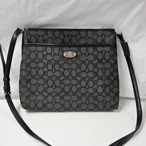Like New Coach Signature Crossbody Bag Blk/Gray